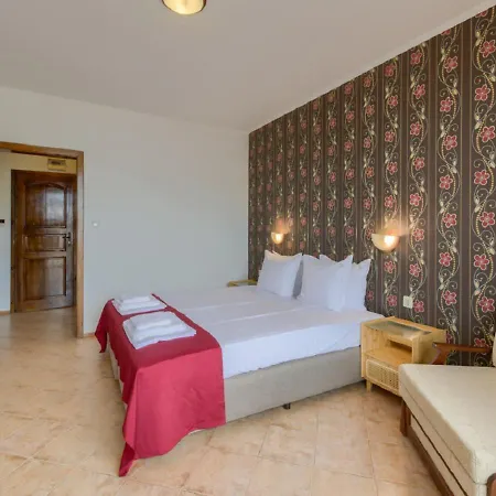 Hotel Feniks 3*