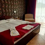 Otel Feniks 3*