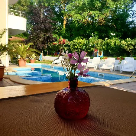 Feniks Ξενοδοχείο 3*