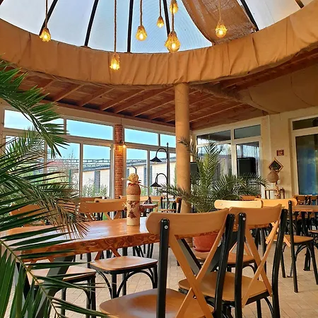 Ξενοδοχείο Feniks 3*