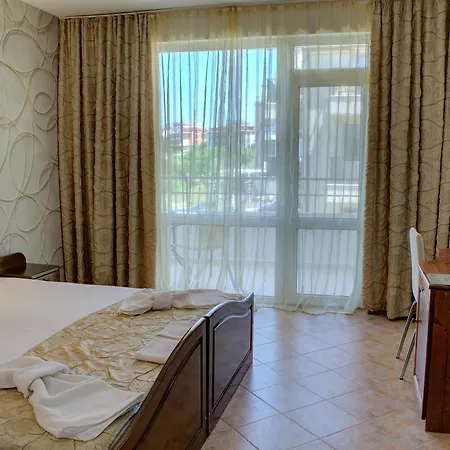 Hotel Feniks 3*