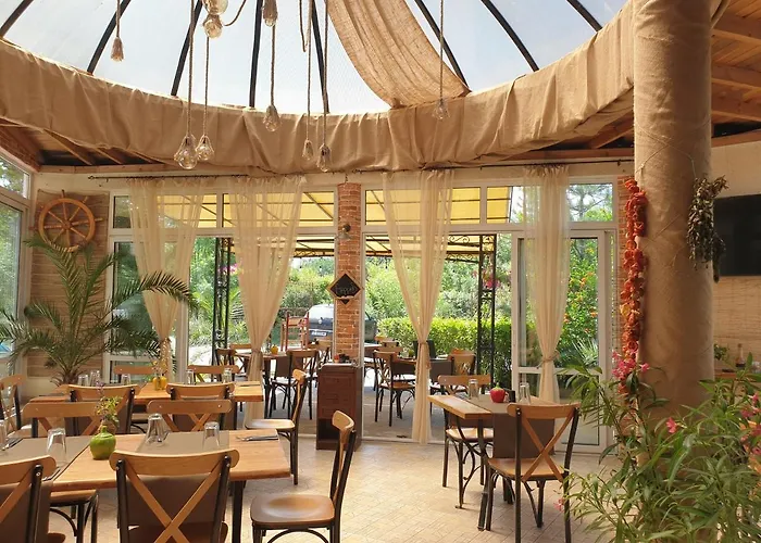 Feniks 酒店 洛泽内茨