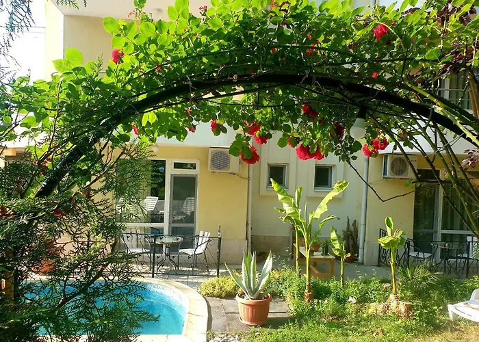 Feniks 3* 洛泽内茨