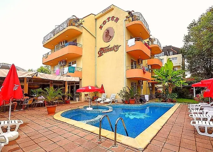 酒店 Feniks 洛泽内茨