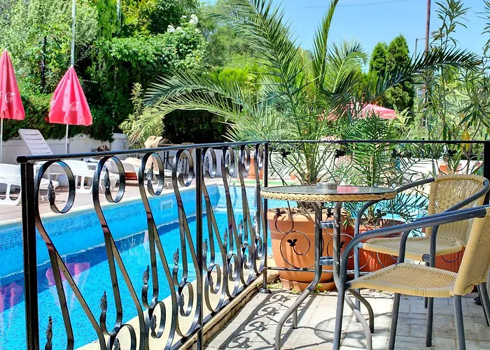 Feniks 酒店 洛泽内茨